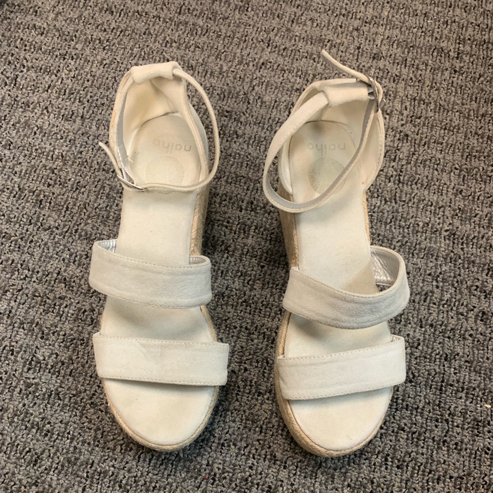 Nahlo light gray espadrille. Size 10